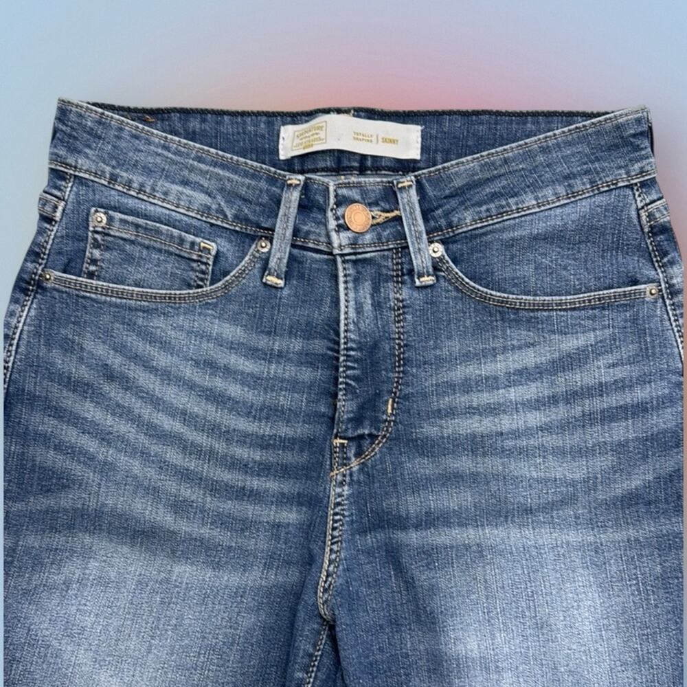 LEVI’S Women’s 6 TOTALLY SHAPING SKINNY Blue Jeans